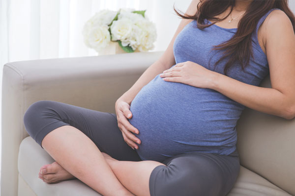 Pregnant Woman Breastfeeding 89